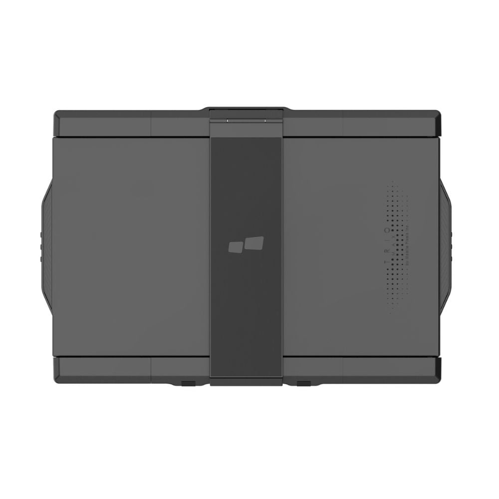 Vista trasera del monitor portátil Mobile Pixels Trio Max con las pantallas guardadas, mostrando sus características físicas; diseño acoplable, estructura resistente, acabado premium y sistema de fijación magnética ideal para laptops.